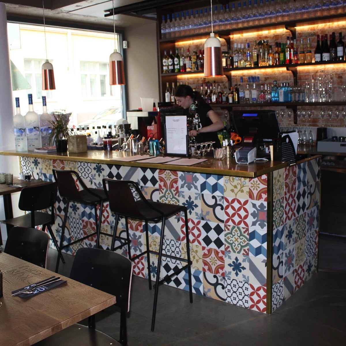 Patchwork, ravintola, baari, Kungfu Kitchen, Marokkolaislaatta baari, Kungfu Kitchen, marokkolaislaatat 