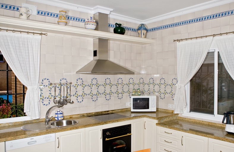 Demosaica artesan handpainted collection