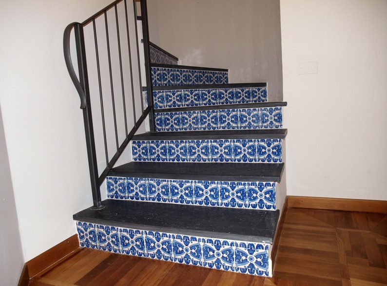 Demosaica artesan handpainted collection